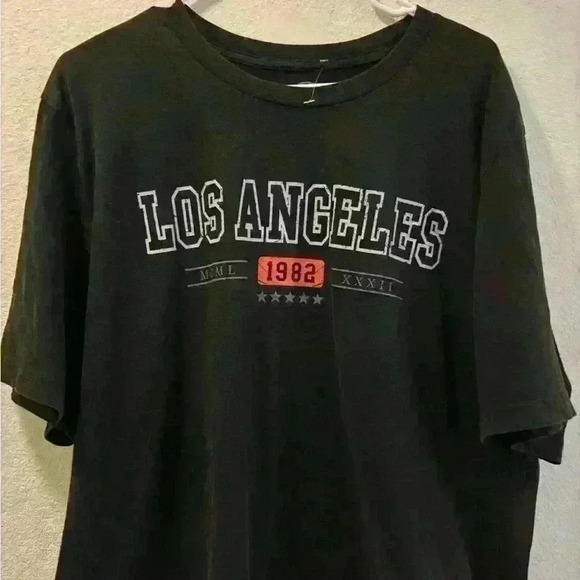 Woman’s Los Angeles crop t-shirt - Picture 3 of 4